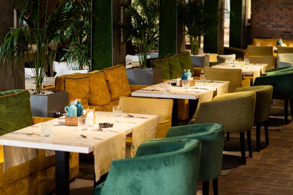 Hotel Brilliant Meses Zalău Eksteriør billede