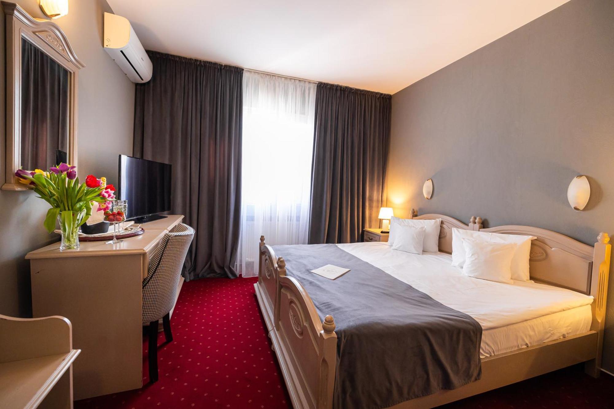 Hotel Brilliant Meses Zalău Eksteriør billede