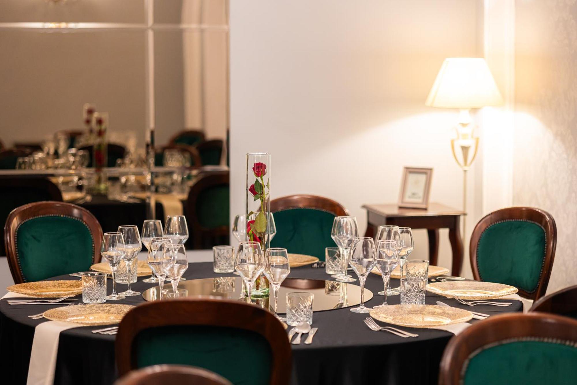 Hotel Brilliant Meses Zalău Eksteriør billede