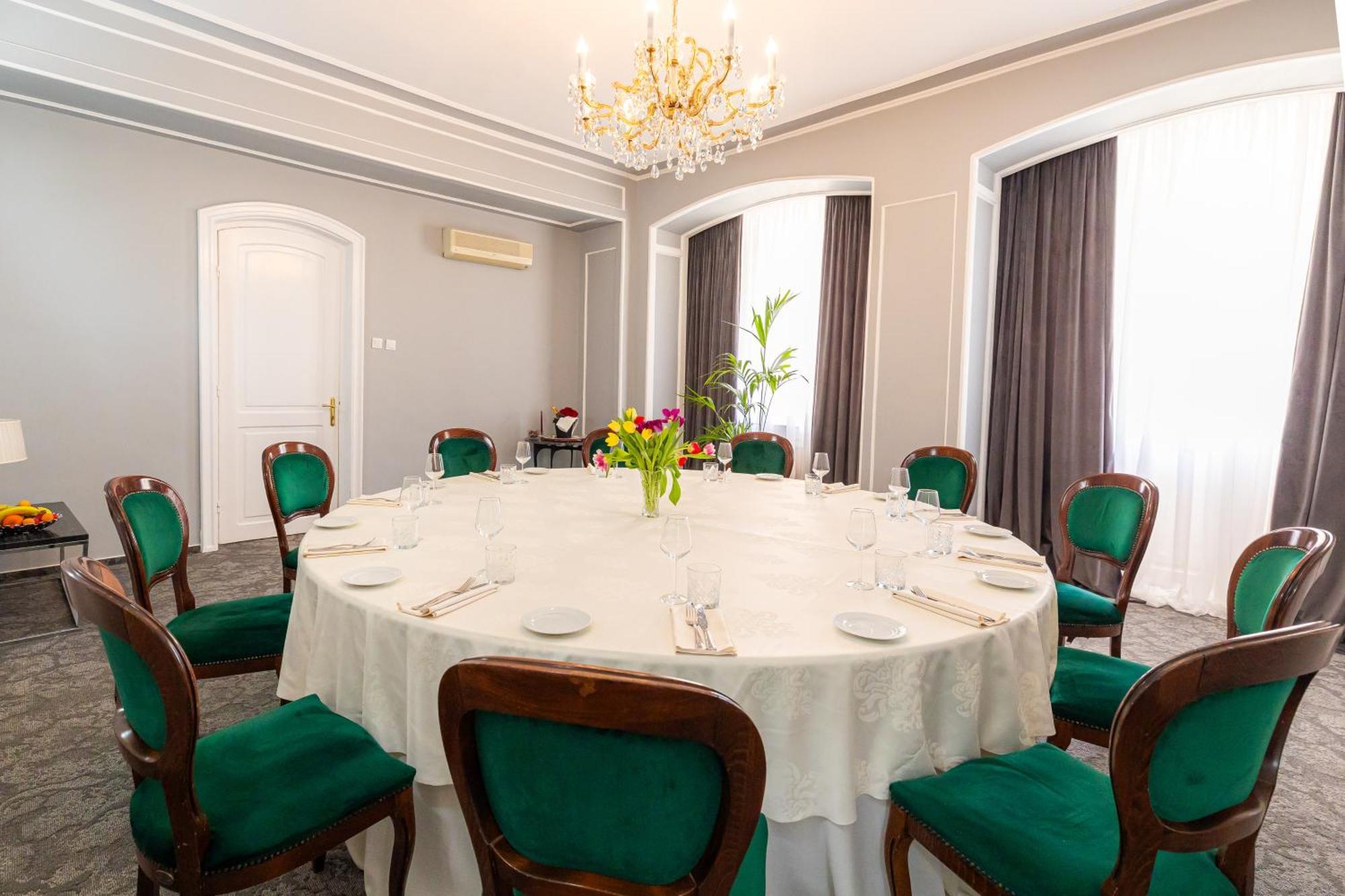 Hotel Brilliant Meses Zalău Eksteriør billede