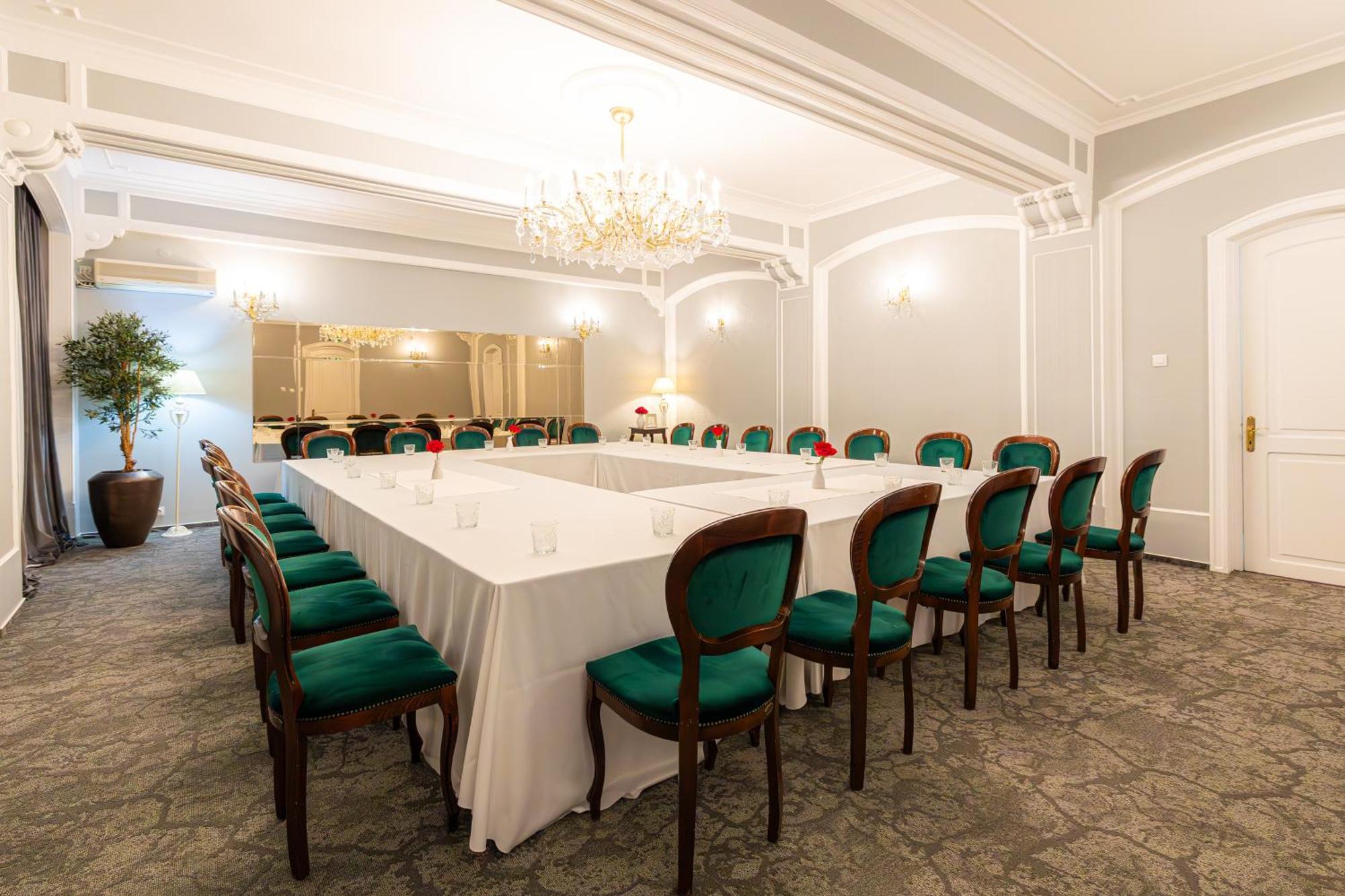 Hotel Brilliant Meses Zalău Eksteriør billede