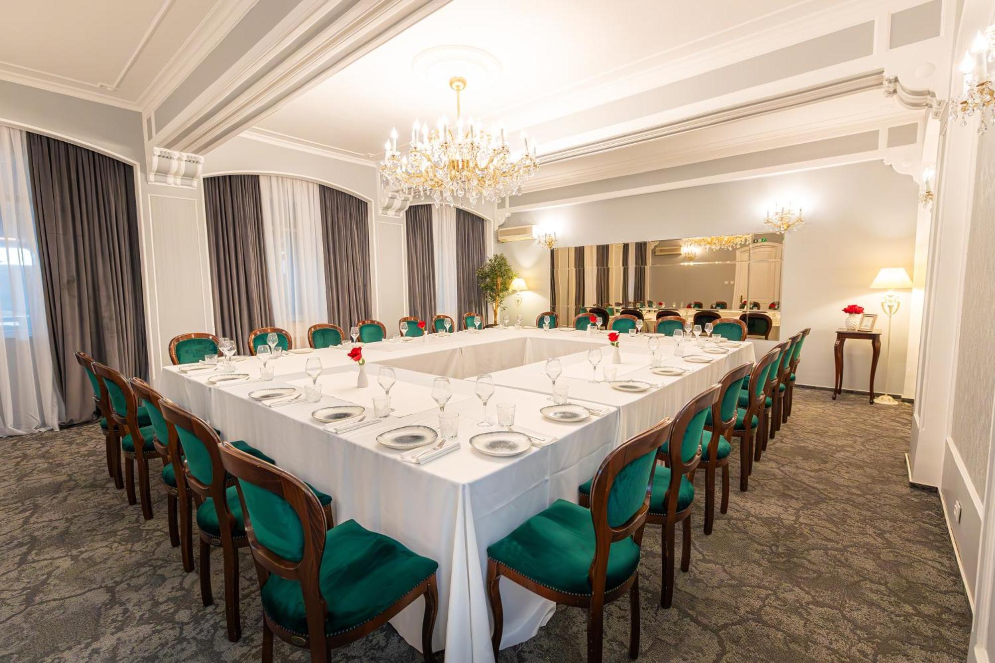 Hotel Brilliant Meses Zalău Eksteriør billede