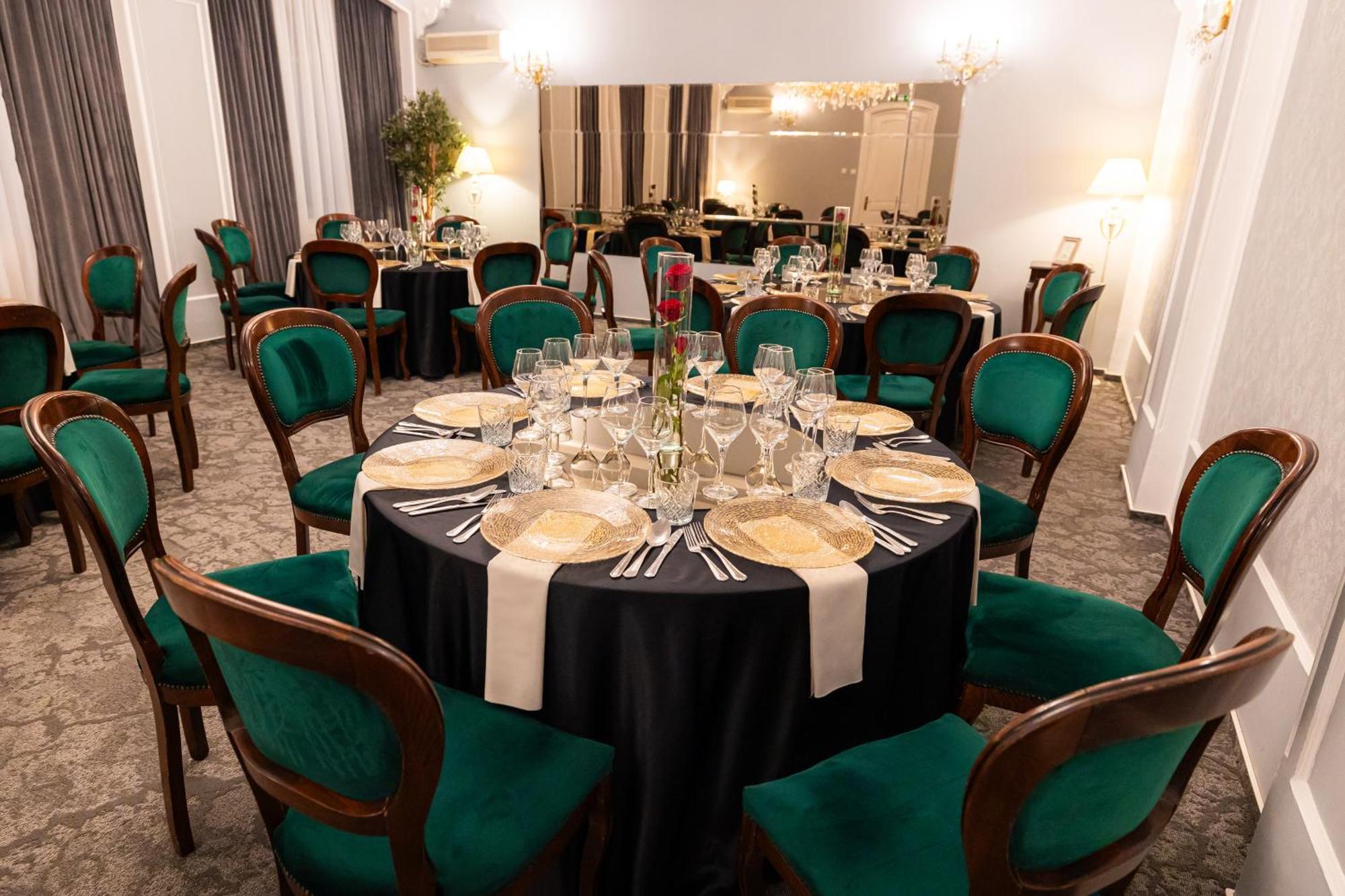Hotel Brilliant Meses Zalău Eksteriør billede