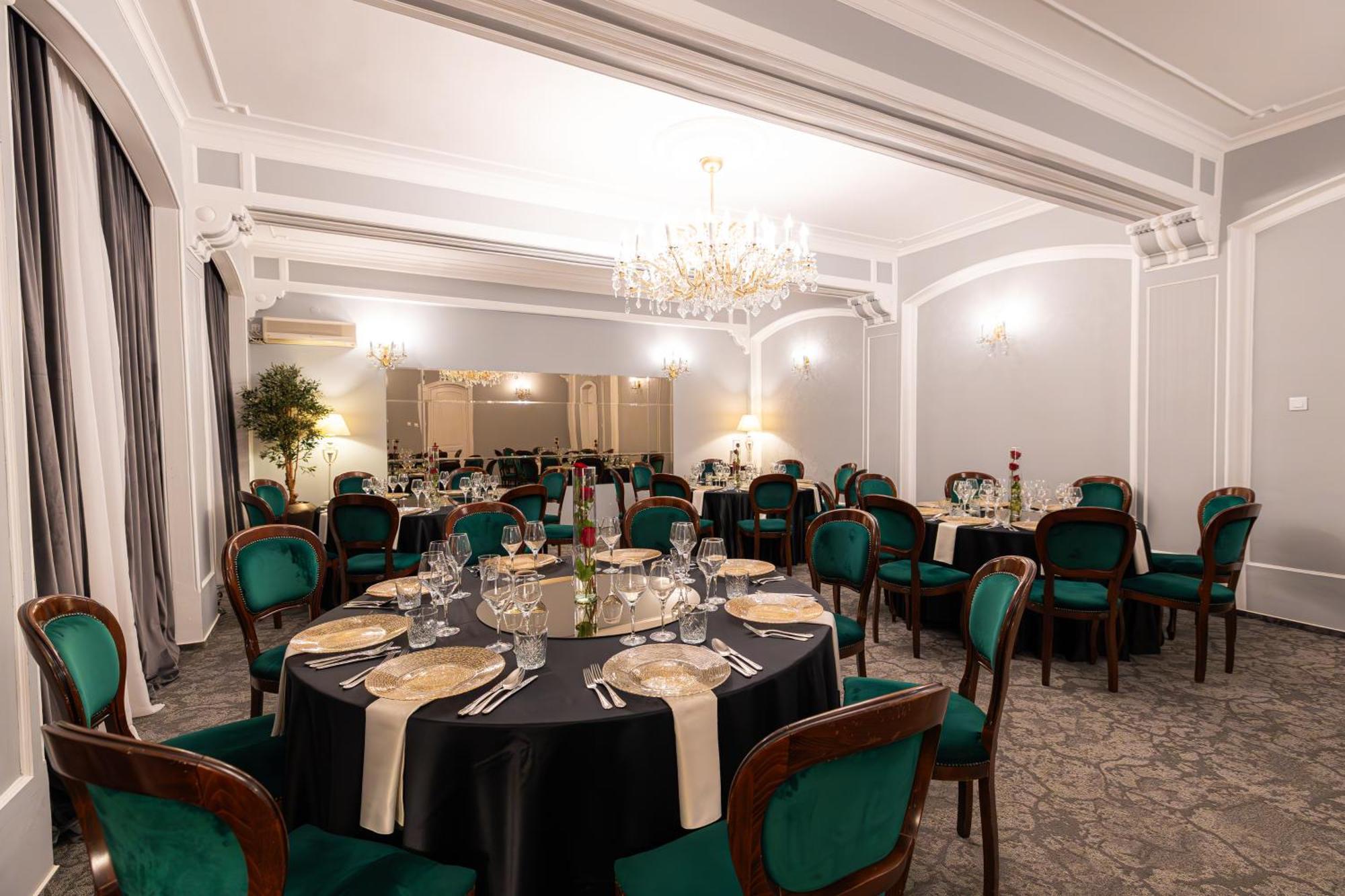 Hotel Brilliant Meses Zalău Eksteriør billede