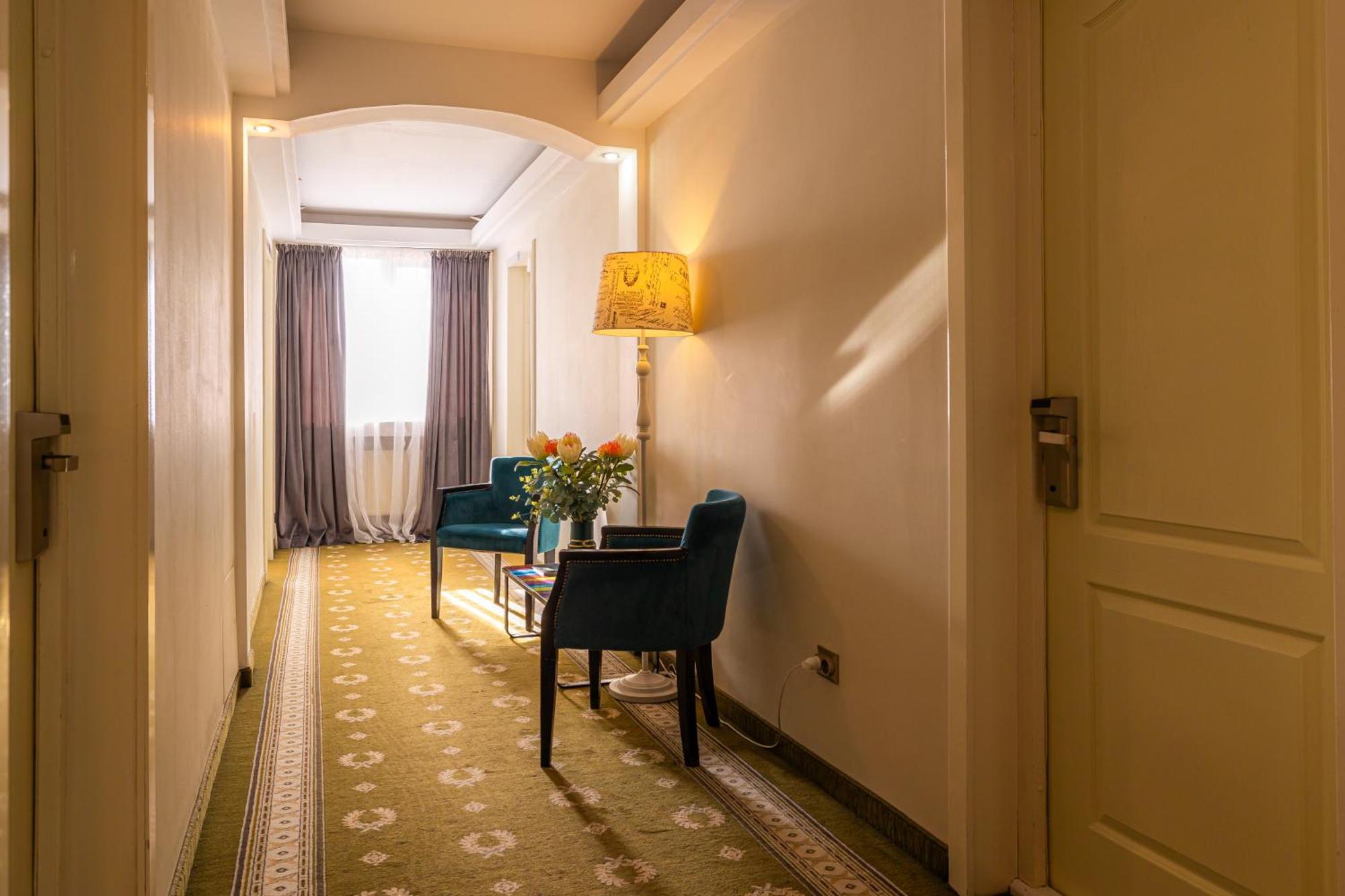 Hotel Brilliant Meses Zalău Eksteriør billede