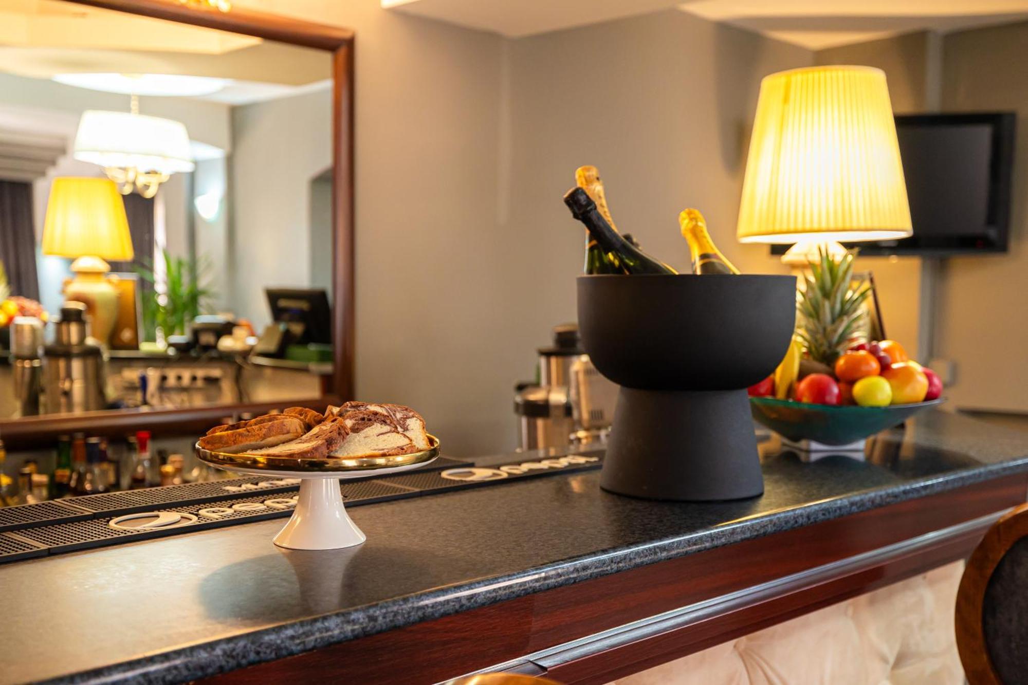 Hotel Brilliant Meses Zalău Eksteriør billede