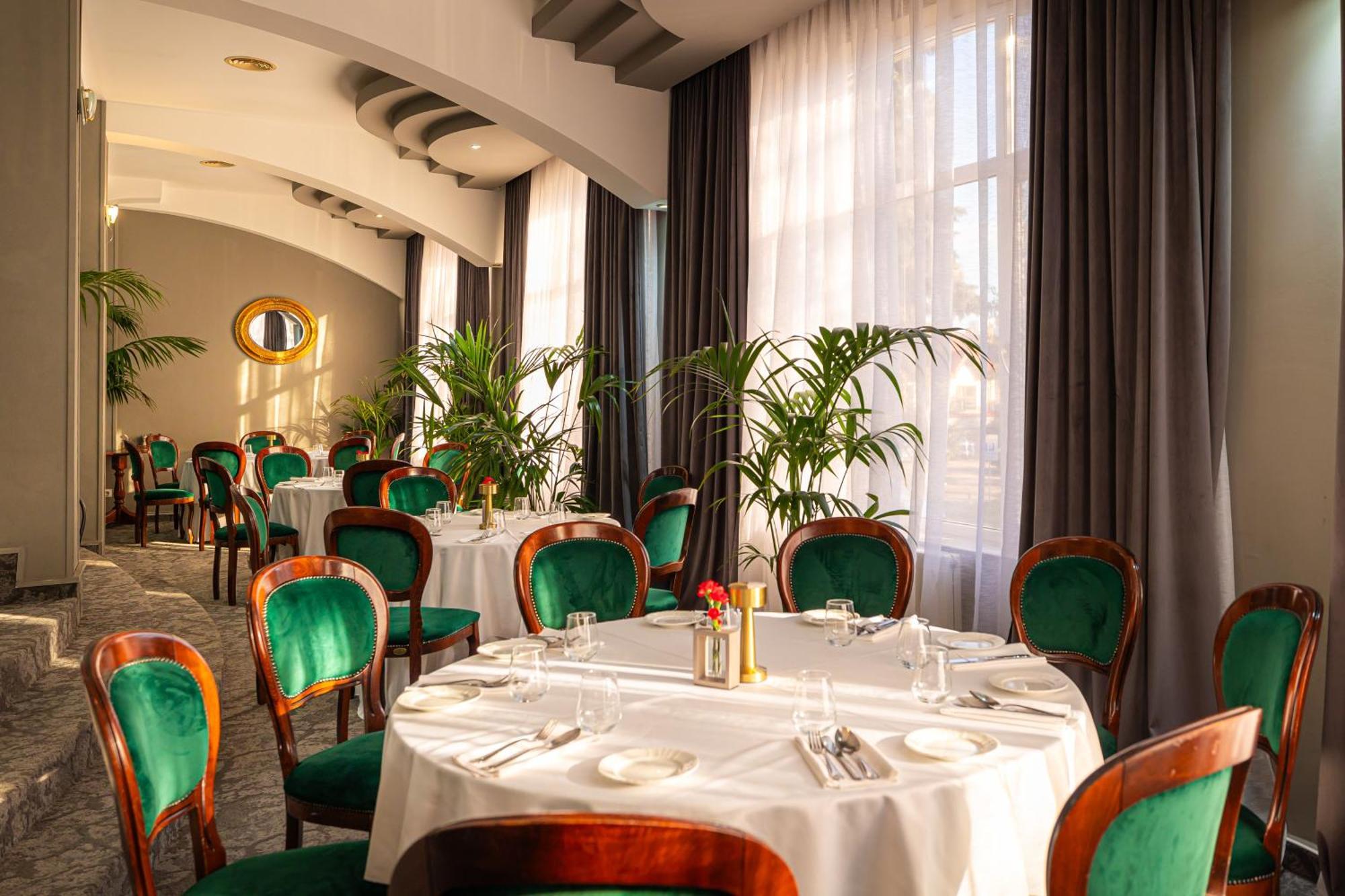 Hotel Brilliant Meses Zalău Eksteriør billede