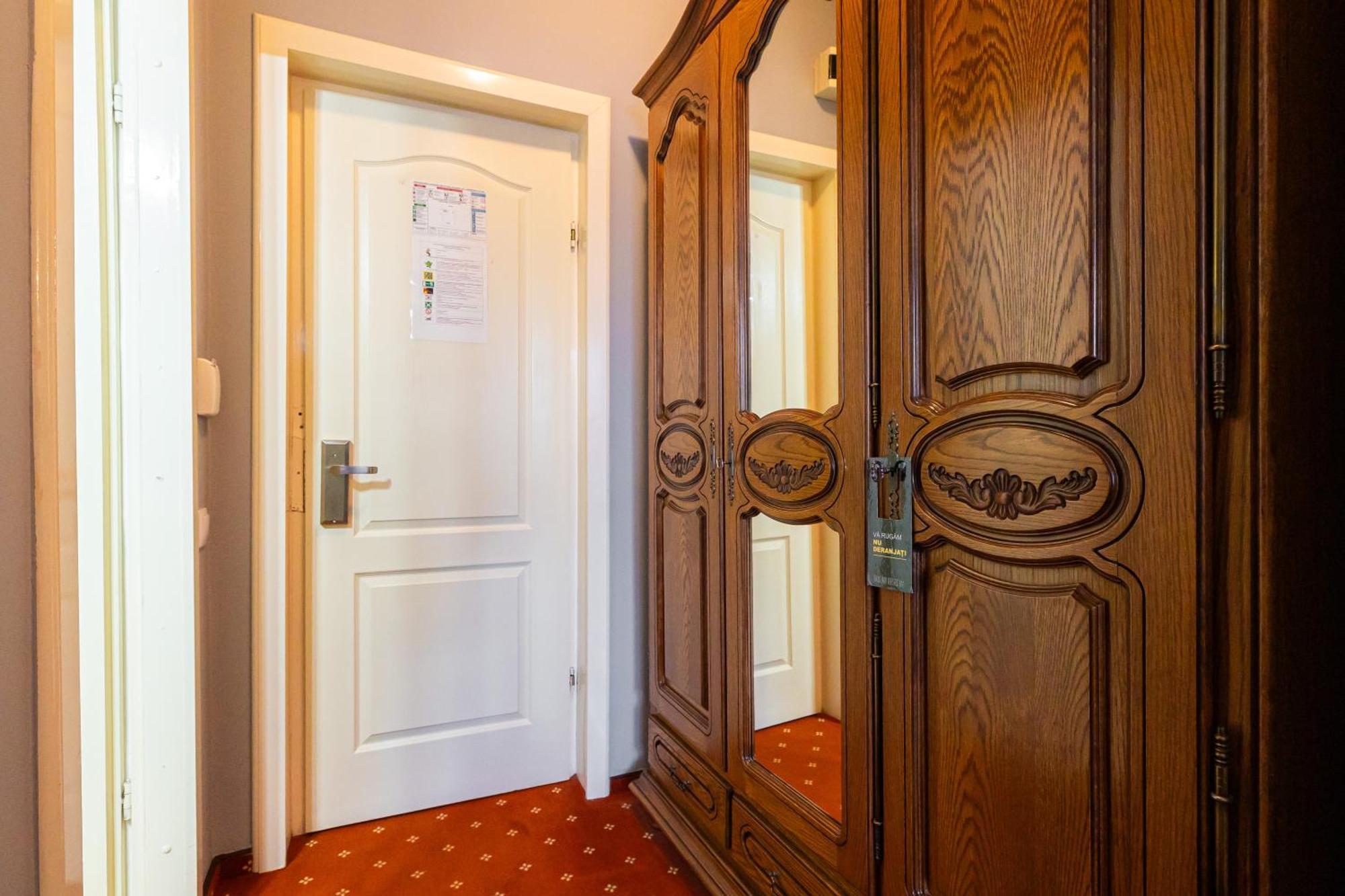 Hotel Brilliant Meses Zalău Eksteriør billede