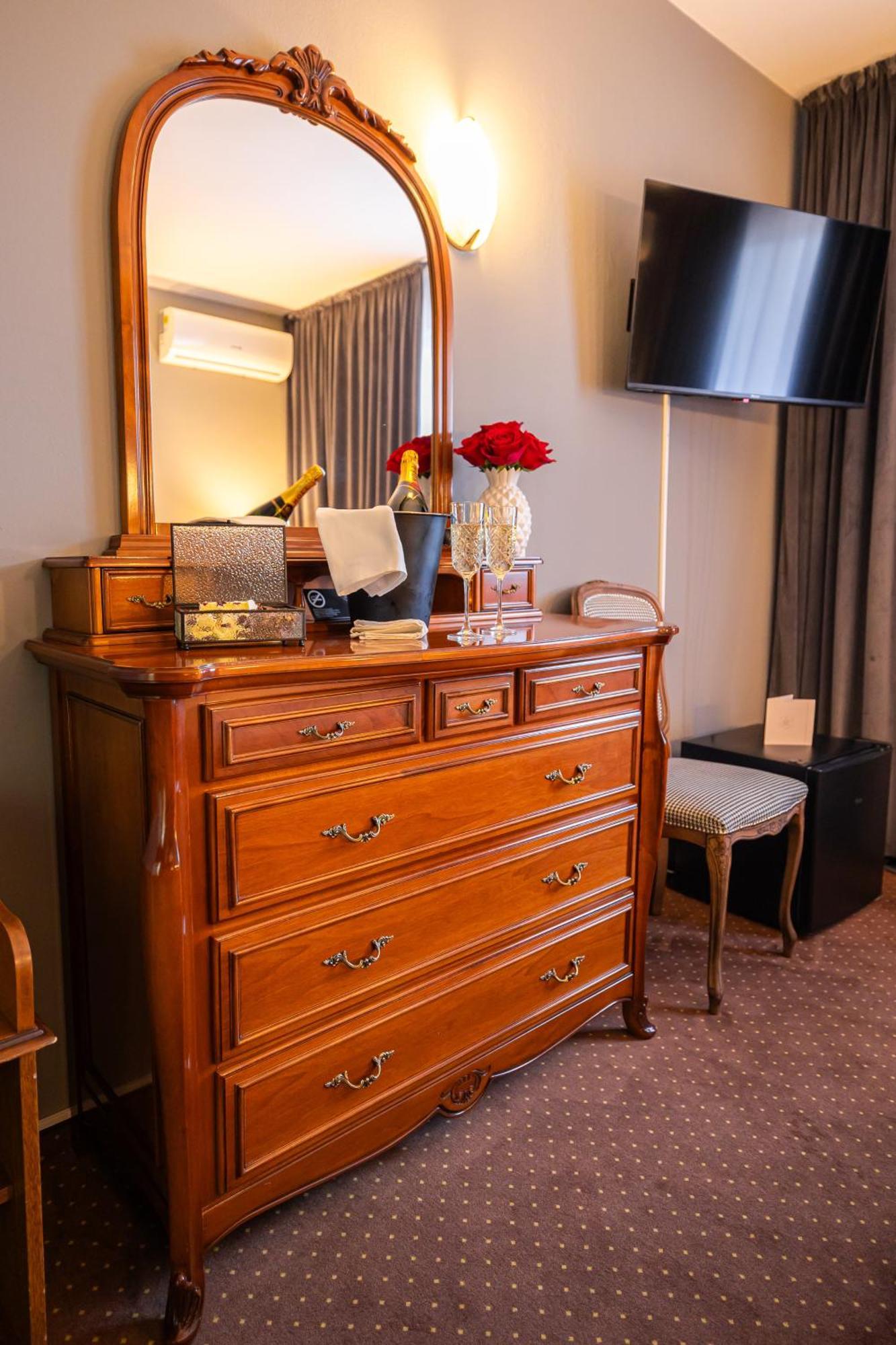 Hotel Brilliant Meses Zalău Eksteriør billede