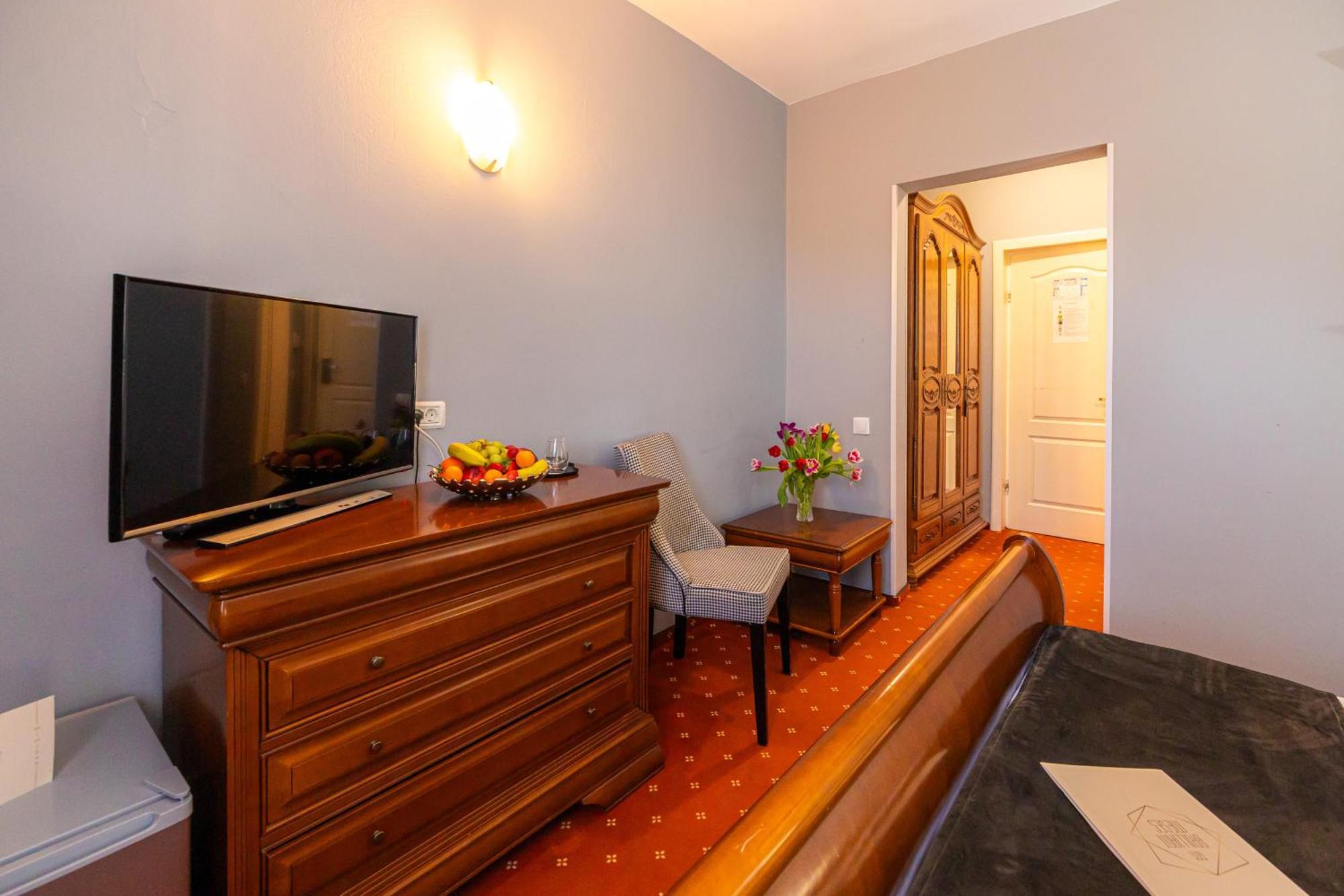 Hotel Brilliant Meses Zalău Eksteriør billede