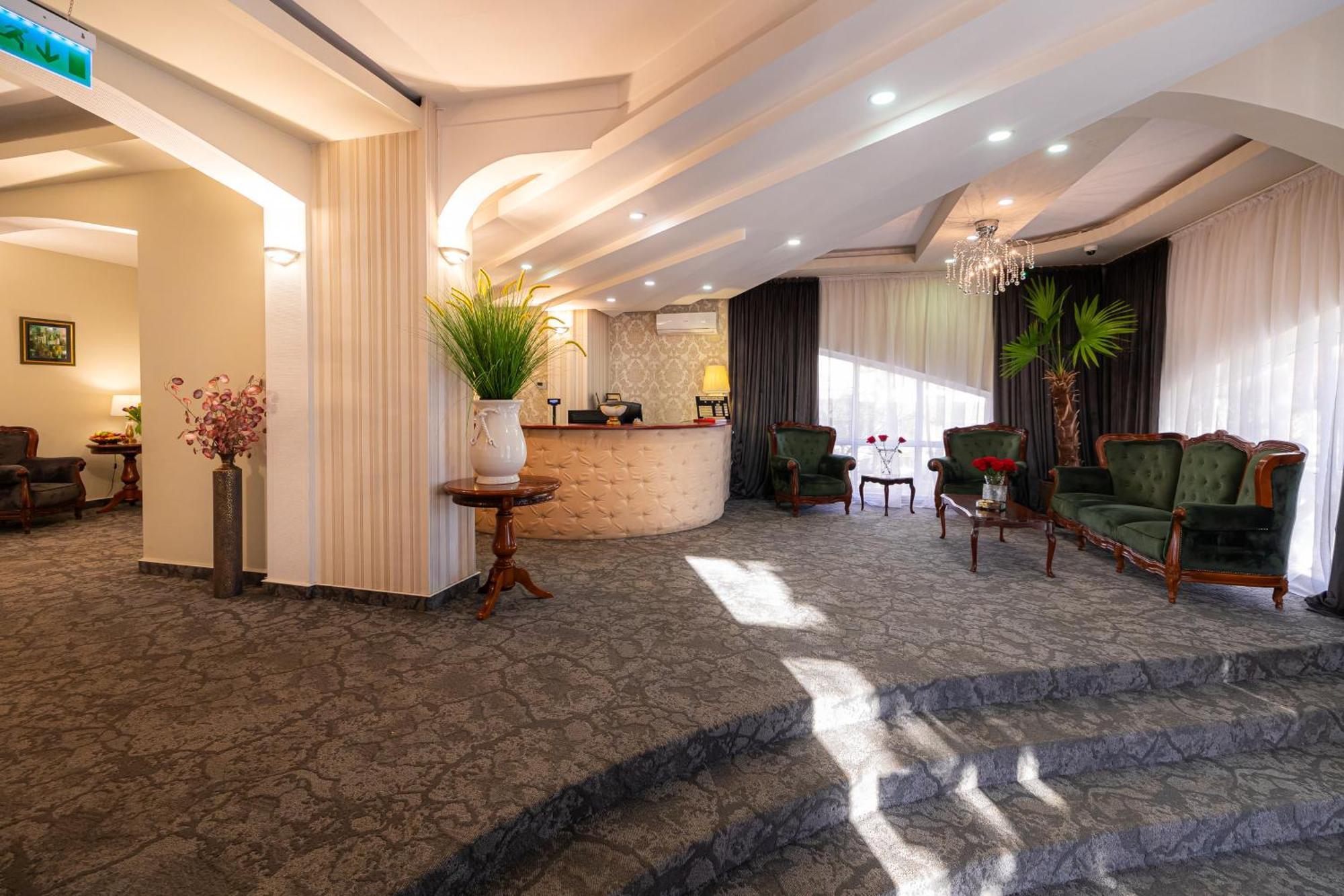 Hotel Brilliant Meses Zalău Eksteriør billede