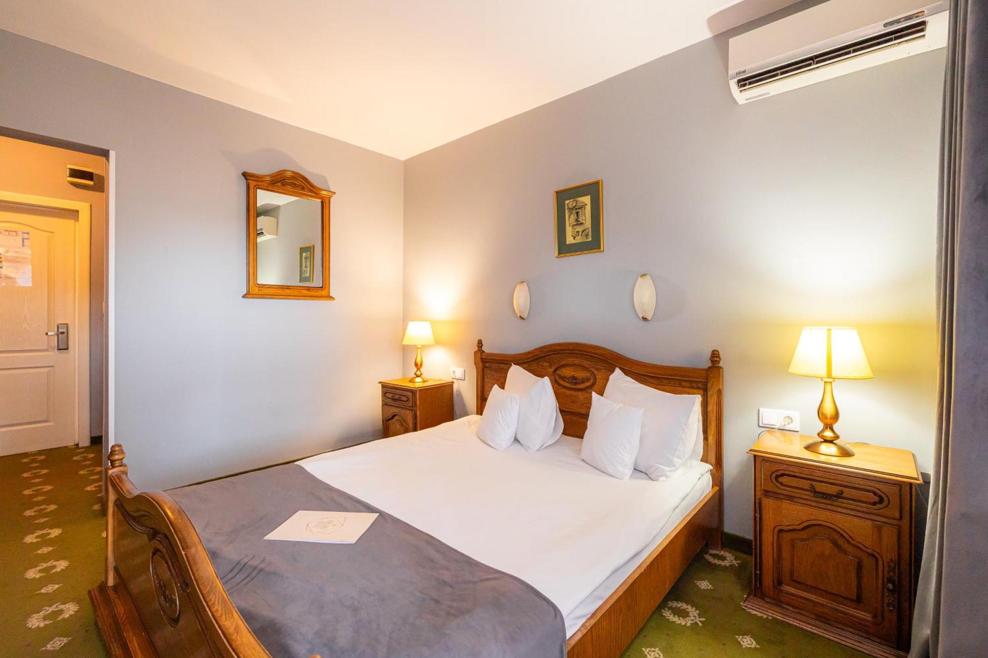 Hotel Brilliant Meses Zalău Eksteriør billede