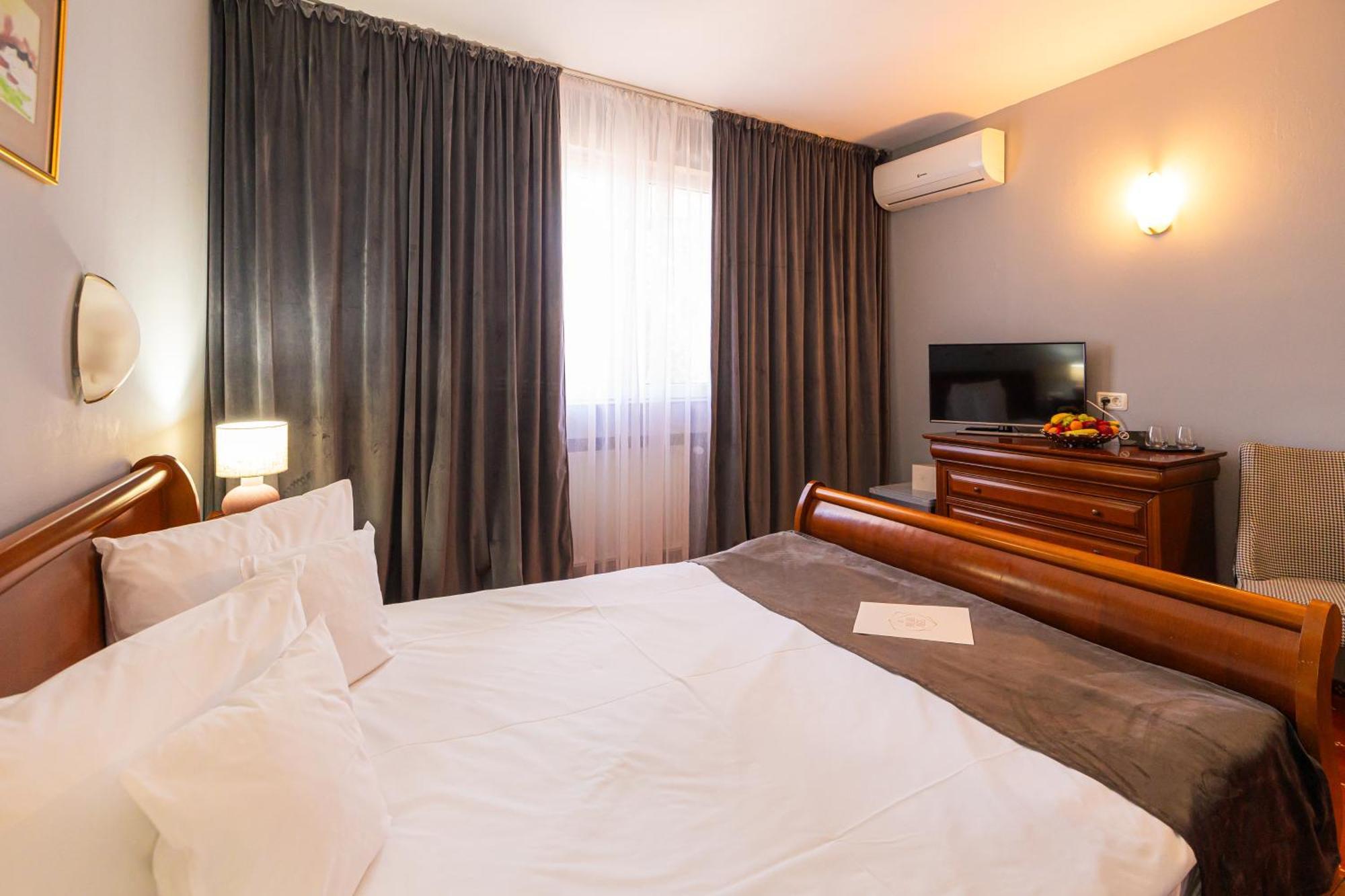 Hotel Brilliant Meses Zalău Eksteriør billede
