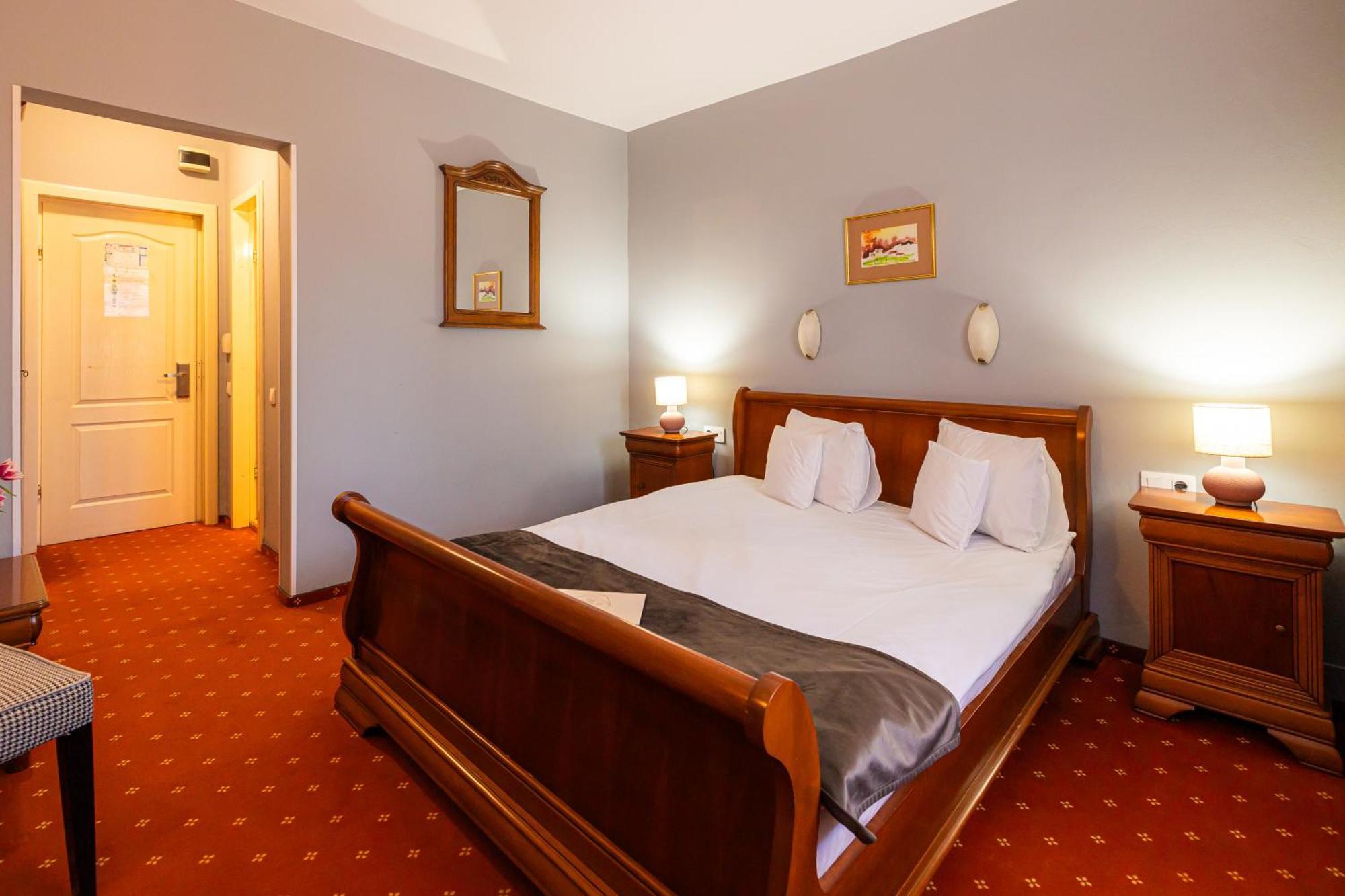 Hotel Brilliant Meses Zalău Eksteriør billede