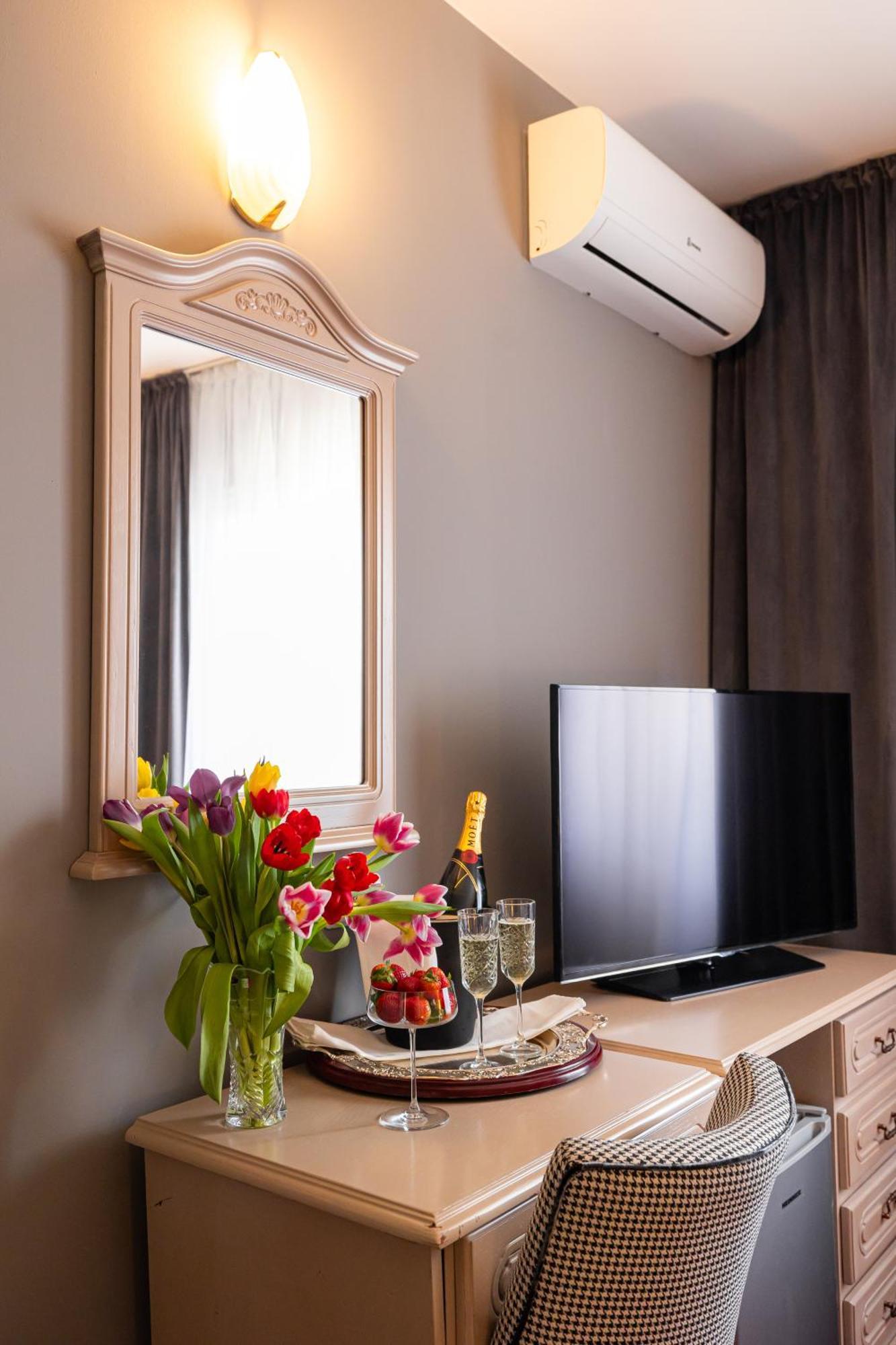 Hotel Brilliant Meses Zalău Eksteriør billede